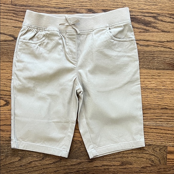 Girls’ Izod Khaki Uniform Shorts - Picture 1 of 3